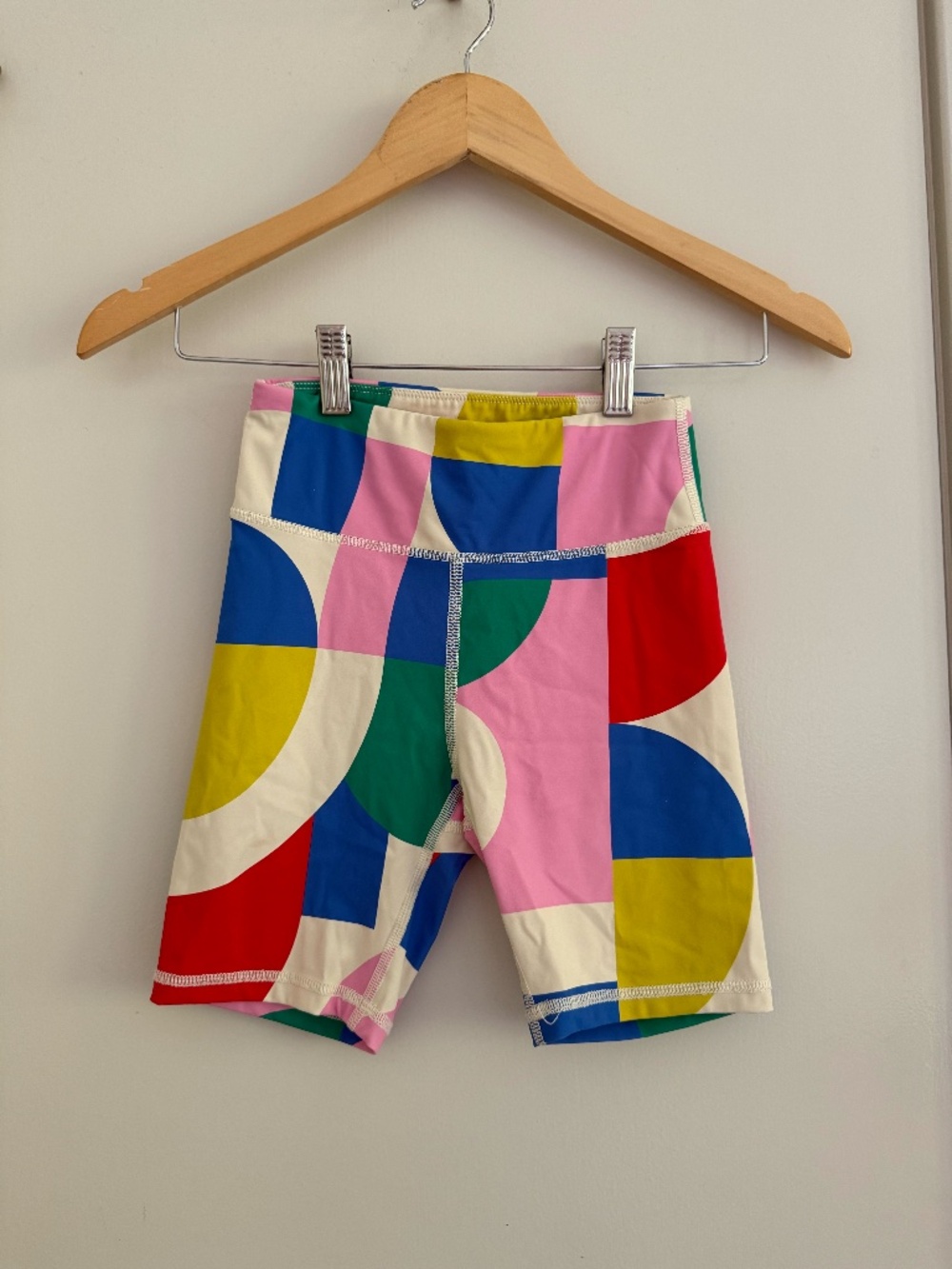 Hanna Andersson Bike Shorts in Modern Geo print Size 8